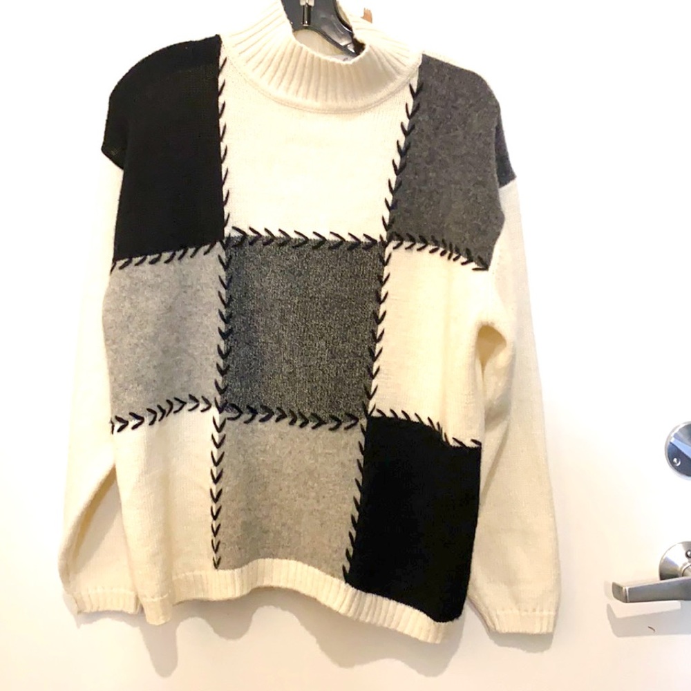 Fred Thomas 38% wool large checked cream, grey & black sweater sweater